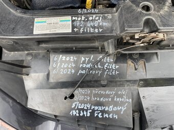 Lancia Phedra, 2,2 JTD, 125kW, 7 míst, modrý kožený interiér - 16