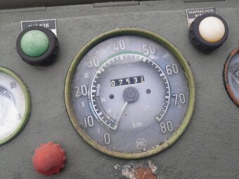 Praga V3S skříň - 16