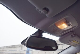 Peugeot 2008 1.2 PureTech ALLURE/VÝBAVA/MAN - 16