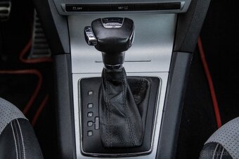 Škoda Octavia Combi 2.0 TDI CR DPF RS DSG - 16