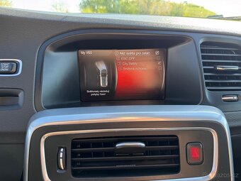 Volvo V60, 2018, D4, 140kw, automat, nez. topení - 16