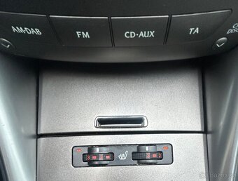 Lexus IS 250i V6 153KW AUTOMAT-KUŽE-KAMERA-PDC-VYHŘEV-2010 - 16