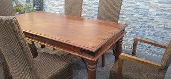 Jídelní masivní dřevěný stůl palisandr+6 ratanových židlí - 16