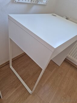 Psací stůl Ikea Micke - 16
