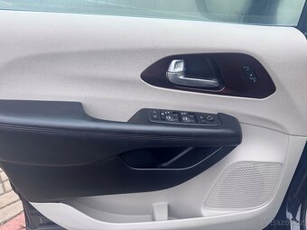 Chrysler Pacifica 3,6 RU LIMITED PANORAMA 2016 DPH - 16