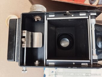 Starý československý fotoaparát Flexaret + návod + část obal - 16