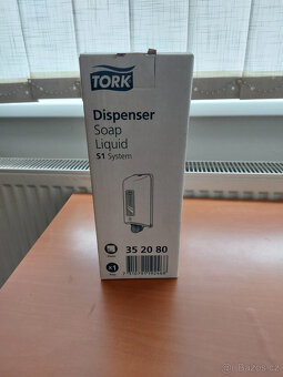 Tork - profi zásobníky - 16