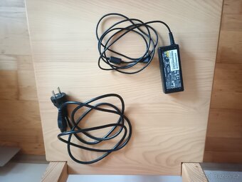 Fujitsu Lifebook E548 s dokovací stanicí - 16