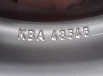 ALU kola BMW 17" zimní pneu - 16
