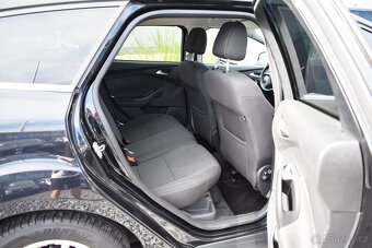 FORD FOCUS KOMBI 2,0 TDCI,TITANIUM,1.MAJITEL,NAVI,SERVISKA - 16