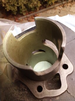 Válec  ČZ 175/477 - 16