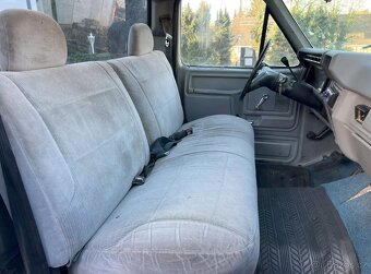 Ford F-150 XLT V8 5.0i – rok 1986 - 16