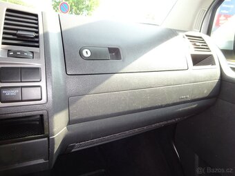 Volkswagen Caravelle 2,0TDi-9 MÍST - 16