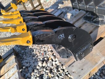 Hrábě na bagry 3-15t - 16