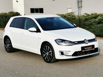 VW e-Golf 36kw, TEPELNÉ ČERPADLO, Super výbava - 16