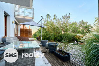 Moderní byt 4+kk s terasou, předzahrádkou a parkováním – Kyb - 16