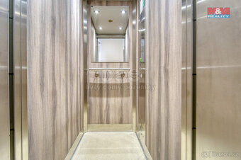 Prodej bytu 3+1, 82 m², Cheb, ul. Dvořákova - 16