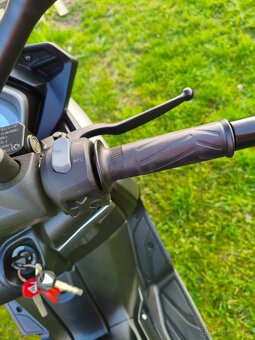 Yamaha X-Max 125i - 16