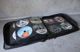 Velká sada DVD 140ks filmů + prostorná brašna Hama

 - 16