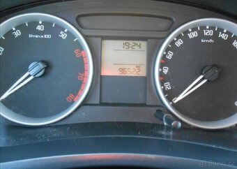 Škoda Fabia 1,4 i II 16V 63 kW KLIMA benzín - 16
