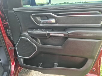 DODGE RAM 1500 5,7 HEMI BLACK WIDOW 31000km - 16