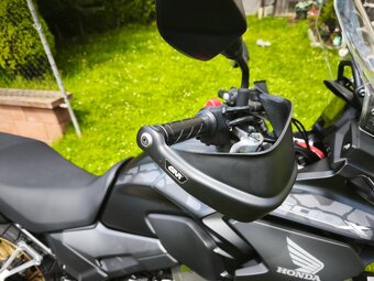 honda CB 500 X (2019) nový model 19", 6500km, kufr - 16