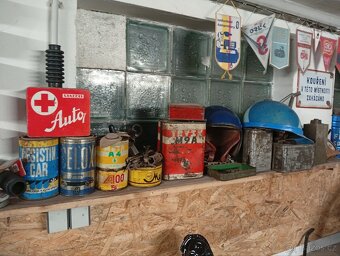 Retro plechovky a dekorace - 16