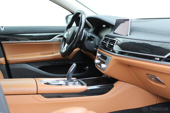 BMW 730d xDrive / ACC / HUD / 360° / VZDUCH / KEYLESS / 21" - 16