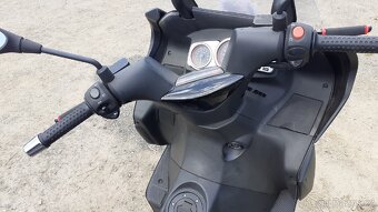 Aprilia SR Max 125 - 16