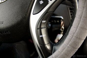 Hyundai Elantra 1.6i D-CVVT Style - 16