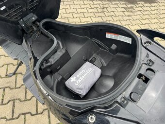 Suzuki Burgman 200G 13,5 KW MALÉ KM - 16