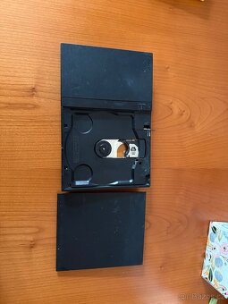 PS2- fat a slim - 16