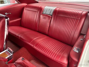 1965 Pontiac Grand Prix - 16
