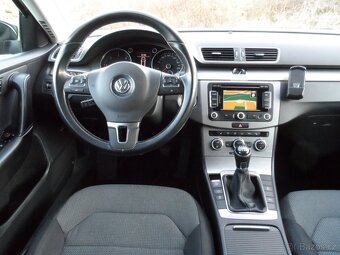 VW Passat 2.0 TDI 130 KW,Xenon,Navi.R.V.07/2014 Zachovalé - 16