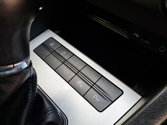 Škoda Octavia III Combi 1,4 TSI LED,Xenon,Navi,Keyless,Webas - 16