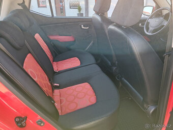 Hyundai i10 benzínový 1.1 2009 49kW klima čtyřválec - 16
