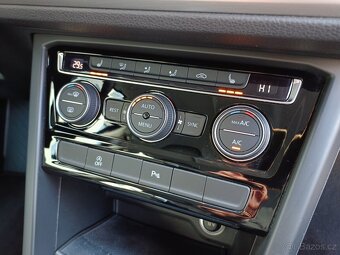 VW Touran Comfortline 2.0TDI 110kW DSG Full LED ACC ERGO Qi - 16
