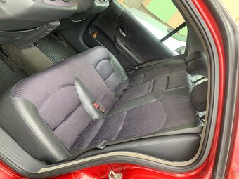 Ranault Laguna 1.9 dci rok 2003 - 16