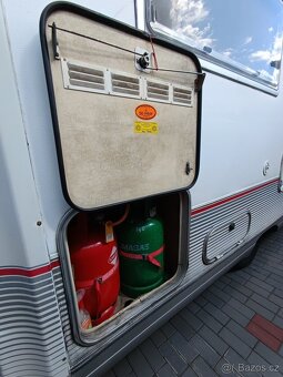 Alkovna, bydlík, obytný vůz - 16