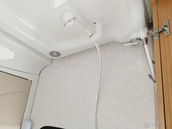 HOBBY 495 UFe č.703. Pro 4. Fr. postel. Sprcha. Rok 2007. - 16