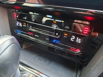 VW Passat B8 Variant 2.0TDI 147kW DSG - záruka Autodraft - 16