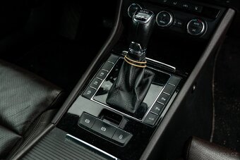 ŠKODA SUPERB  L&K  MAX VÝBAVA - 16