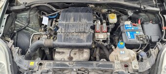 Fiat Punto Evo 1,2i 48kW koupeno v ČR 1.Majitel - 16