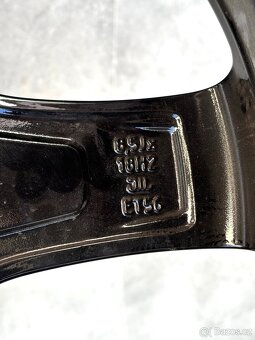 W205 C205 Mercedes Alu Kola R18 Zimní Michelin - 16