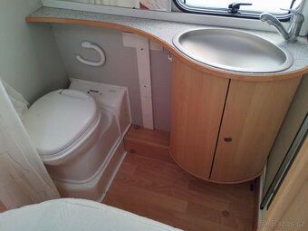 DETHLEFFS pro 4.Fr.postel. Mover+bat. Sprcha. 100km/h - 16