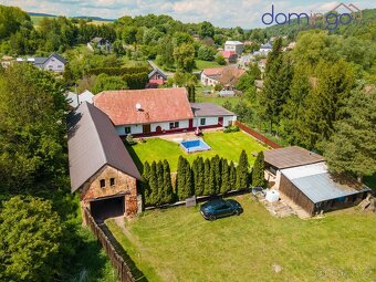 Výjimečný selský dvůr s téměř hektarovým pozemkem - Dlouhá L - 16