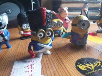 Vláčky  vojáčci, figurky... - 16