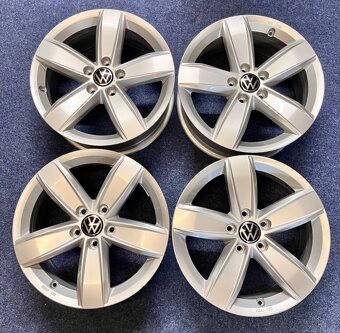 5x112 R17 originál alu disky Volkswagen Tiguan ET38 - 16