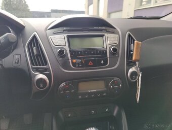 Hyundai iX35 2,0 CRDi 4WD + pneu - 16