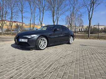 Alfa Romeo Giulia 2.0 Turbo Veloce Q4 - 16